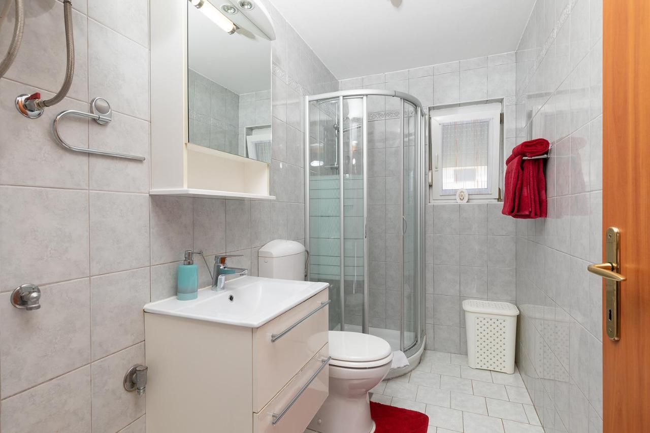 Apartmani Dujmovic Medulin Exterior photo